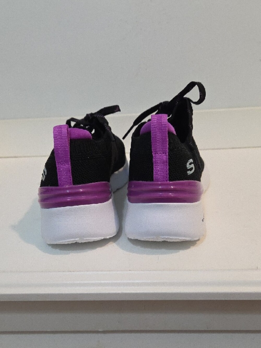 Skechers Black Knit Athletic Slip-On Sneakers with Purple Accents NWT Size 6 1/2 - Picture 4 of 6